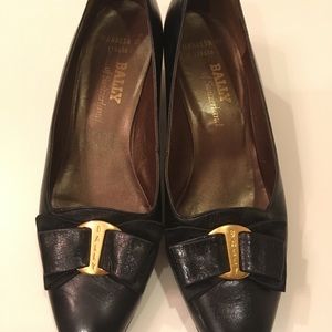 Bally of Switzerland Manresa Black Vintage Gold Loafer Heels pump, size 2 1/2E